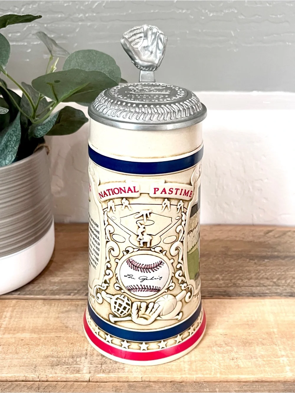 VTG 1993 Lou Gehrig The Luckiest Man Lidded Stein Bradford Museum COA